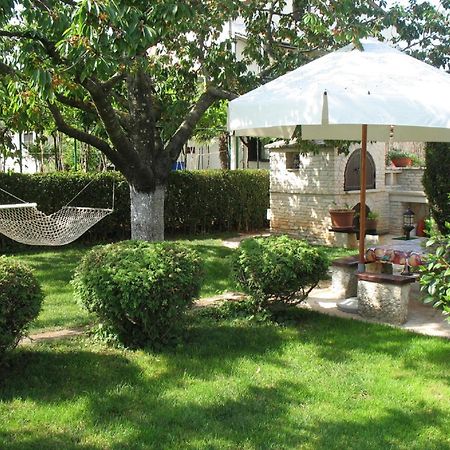 Apartmani Villa Otilija Πόρετς Εξωτερικό φωτογραφία