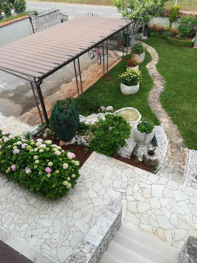 Apartmani Villa Otilija Πόρετς Εξωτερικό φωτογραφία