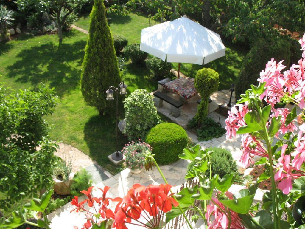 Apartmani Villa Otilija Πόρετς Εξωτερικό φωτογραφία