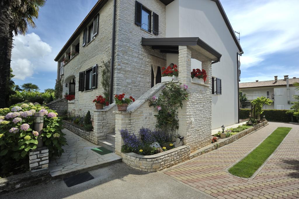 Apartmani Villa Otilija Πόρετς Εξωτερικό φωτογραφία