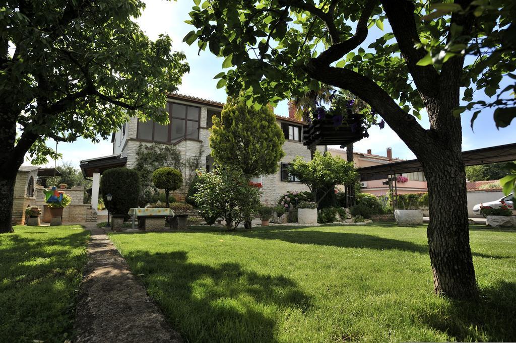 Apartmani Villa Otilija Πόρετς Εξωτερικό φωτογραφία