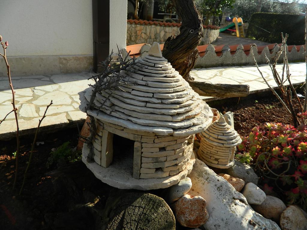 Apartmani Villa Otilija Πόρετς Εξωτερικό φωτογραφία