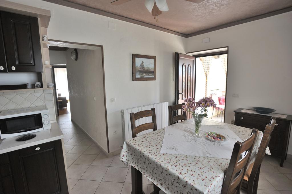 Apartmani Villa Otilija Πόρετς Εξωτερικό φωτογραφία