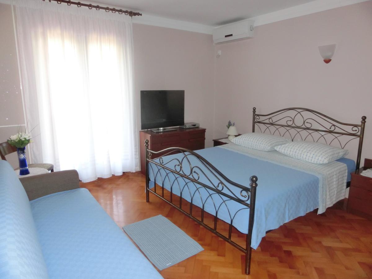 Apartmani Villa Otilija Πόρετς Εξωτερικό φωτογραφία