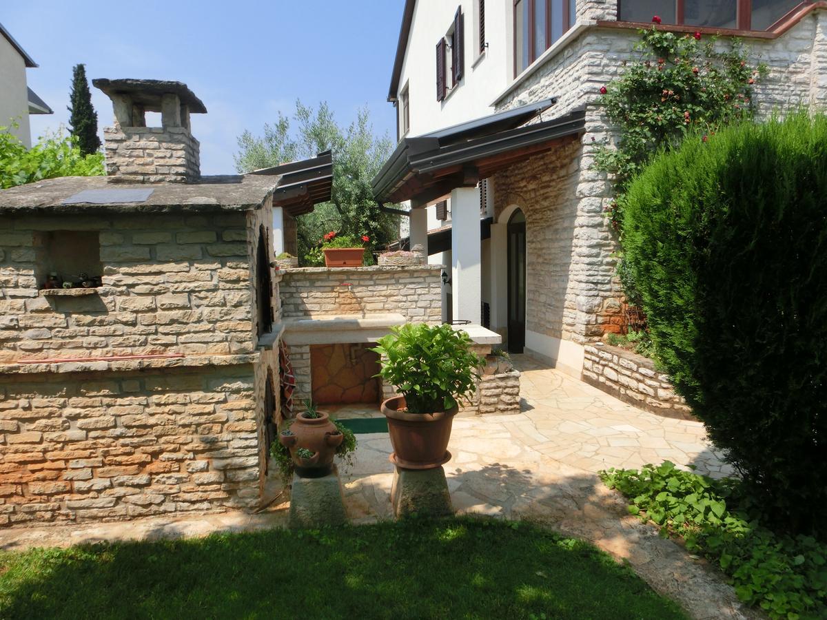 Apartmani Villa Otilija Πόρετς Εξωτερικό φωτογραφία