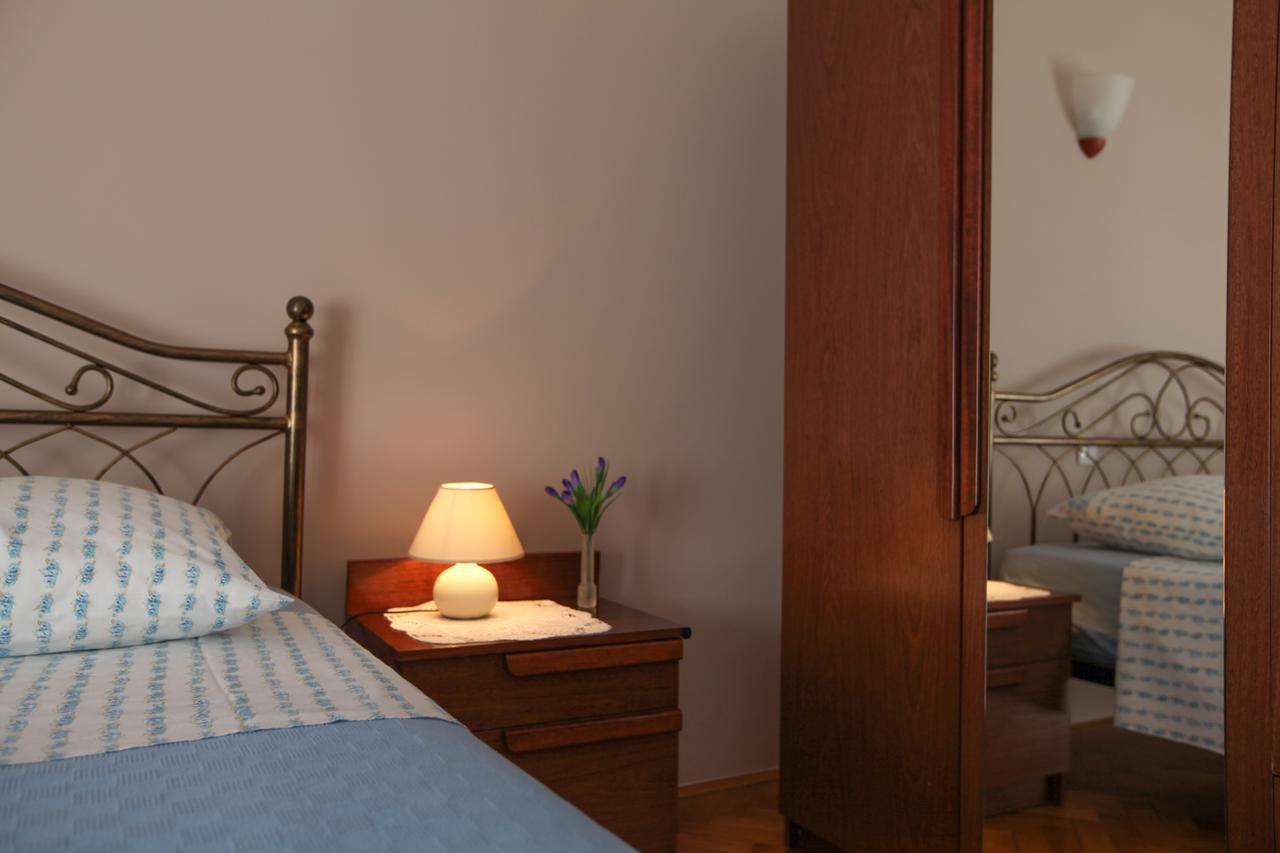 Apartmani Villa Otilija Πόρετς Εξωτερικό φωτογραφία