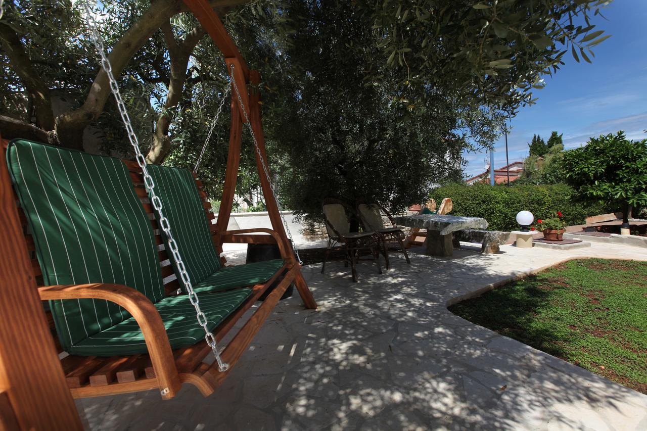 Apartmani Villa Otilija Πόρετς Εξωτερικό φωτογραφία