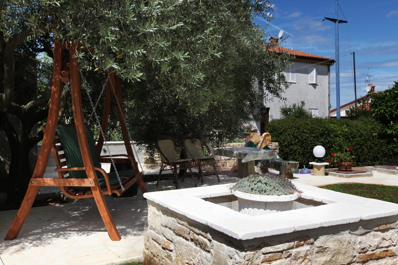Apartmani Villa Otilija Πόρετς Εξωτερικό φωτογραφία