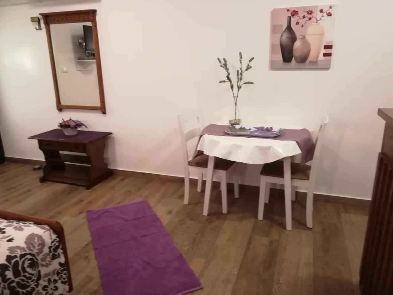Apartmani Villa Otilija Πόρετς Εξωτερικό φωτογραφία