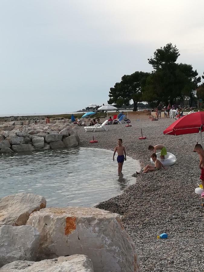 Apartmani Villa Otilija Πόρετς Εξωτερικό φωτογραφία